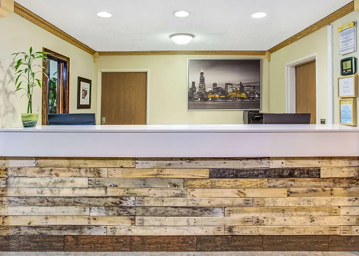 Days Inn By Wyndham Great Lakes Naval Base