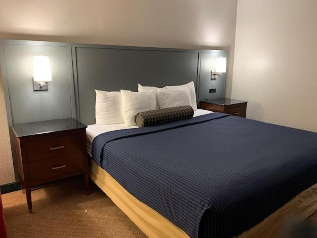 Hotel Days By Wyndham Great Lakes Naval Base *