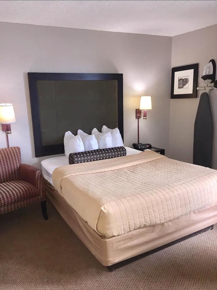 Hotel Days By Wyndham Great Lakes Naval Base North Chicago