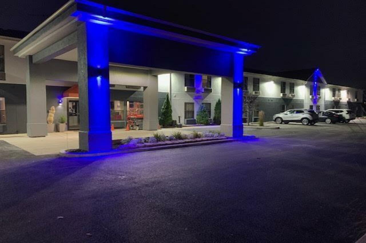 Hotel Days By Wyndham Great Lakes Naval Base North Chicago
