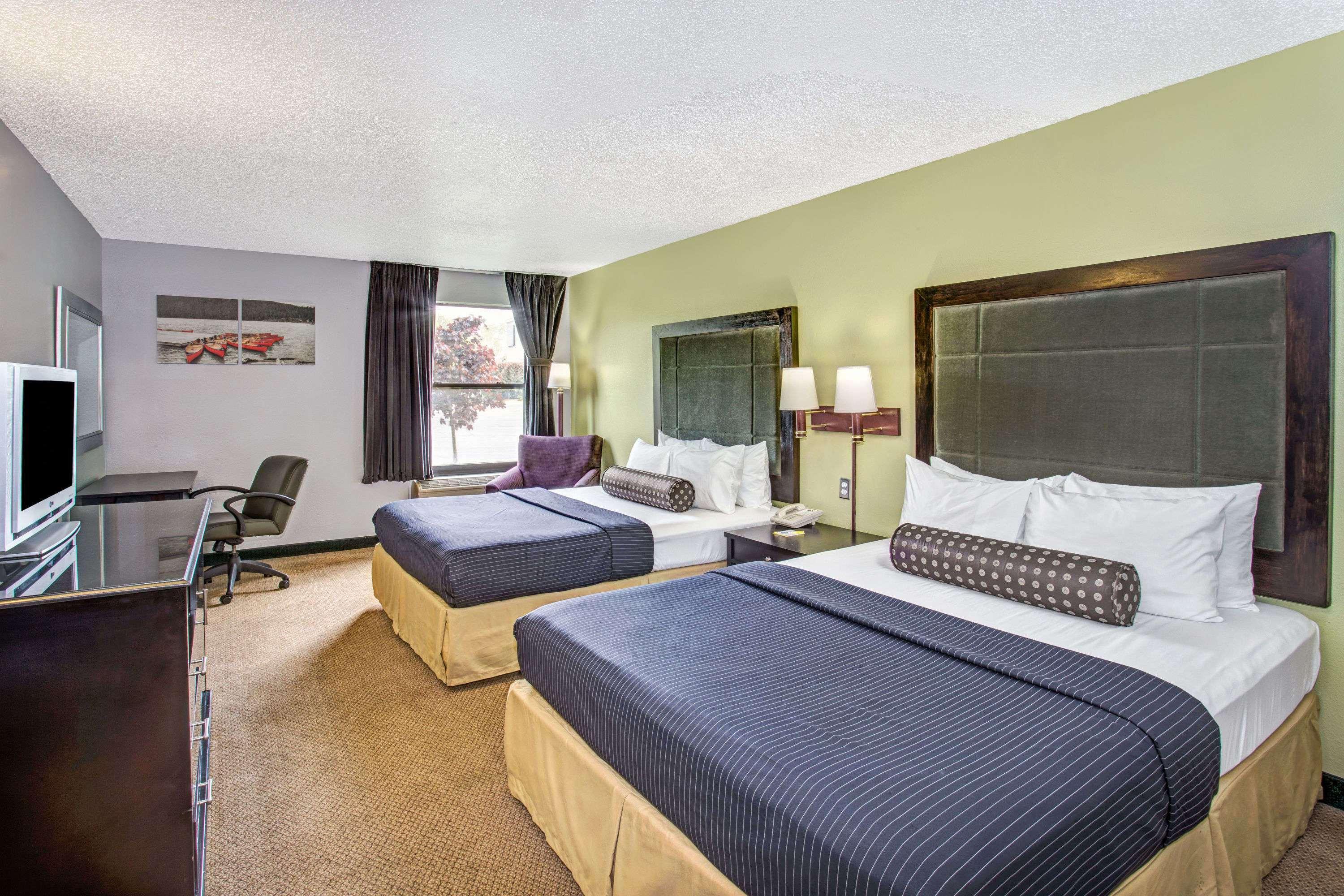 Days By Wyndham Great Lakes Naval Base Hotel *