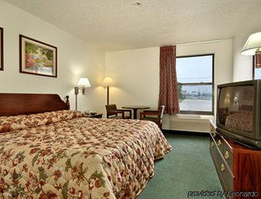 Hotel Days By Wyndham Great Lakes Naval Base *