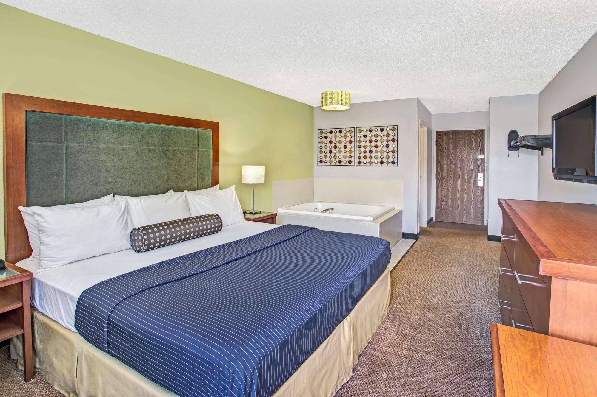 Days By Wyndham Great Lakes Naval Base * North Chicago